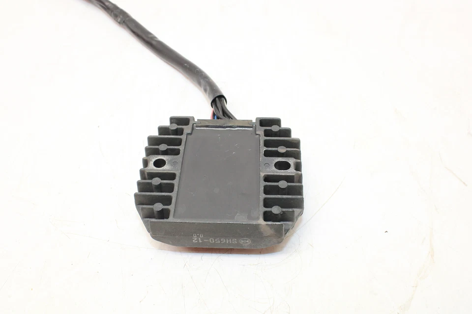 Регулятор напряжения выпрямителя 2001 Kawasaki Ninja Zx6r Zx600j - Изображение 3 из 4