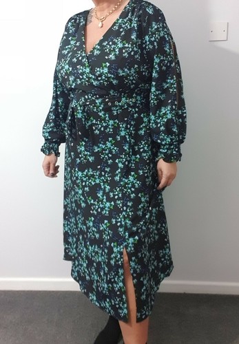 V by Very Curve Long Sleeve Split Front Belted Midi Dress, UK size 14 - Picture 2 of 7