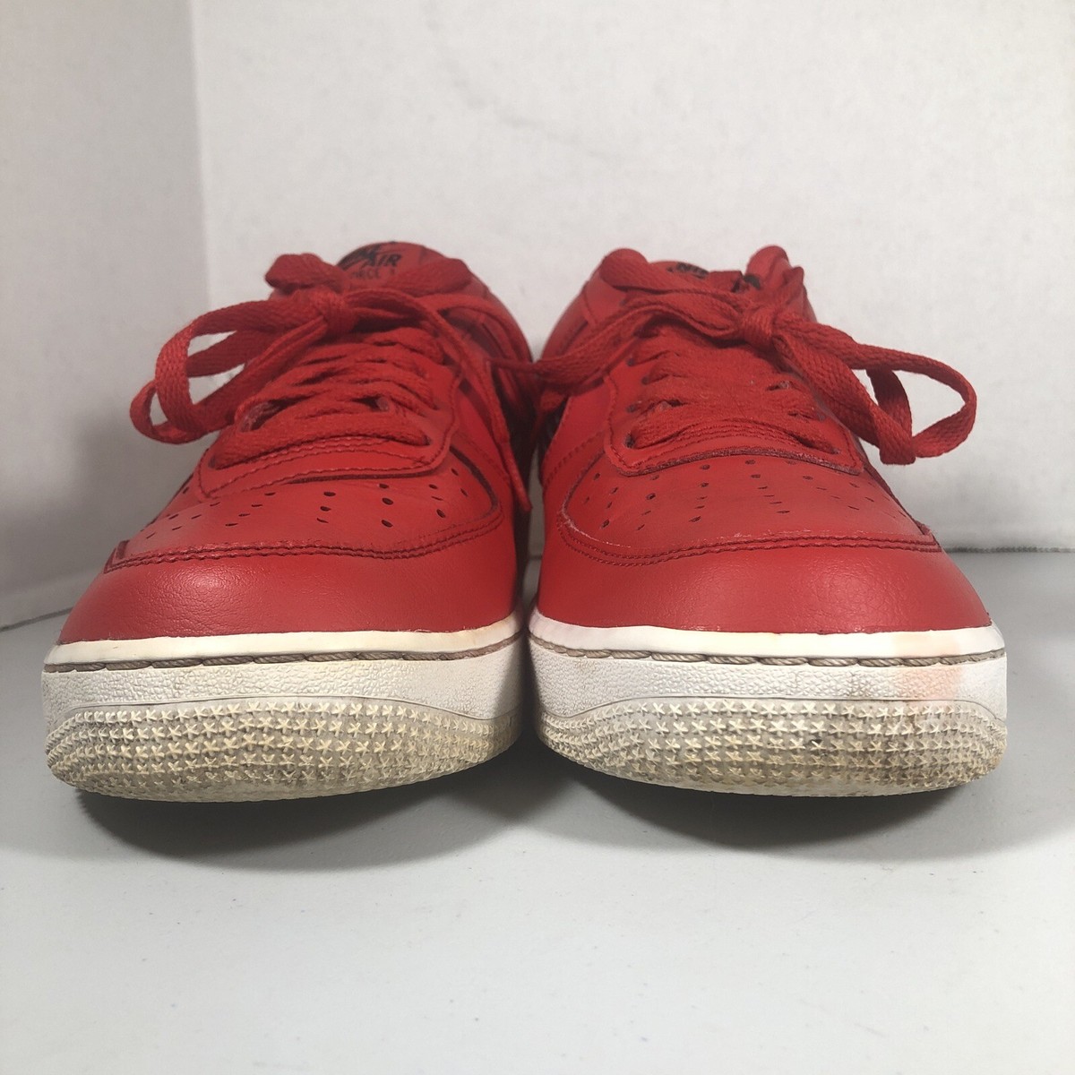 Nike Men's Sz 8 Air Force 1 '07 LV8 'Cut Out Swoosh' Red