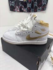 New Nike Air Jordan 1 Retro High OG Metallic Gold FD2597-107 Size 3Y With Box