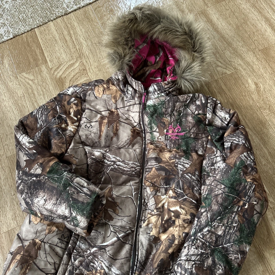 Realtree Women 2XL Camo Puffer Jacket Faux removable Fur Hood Lined Hunting Coat - Image 2 of 4
