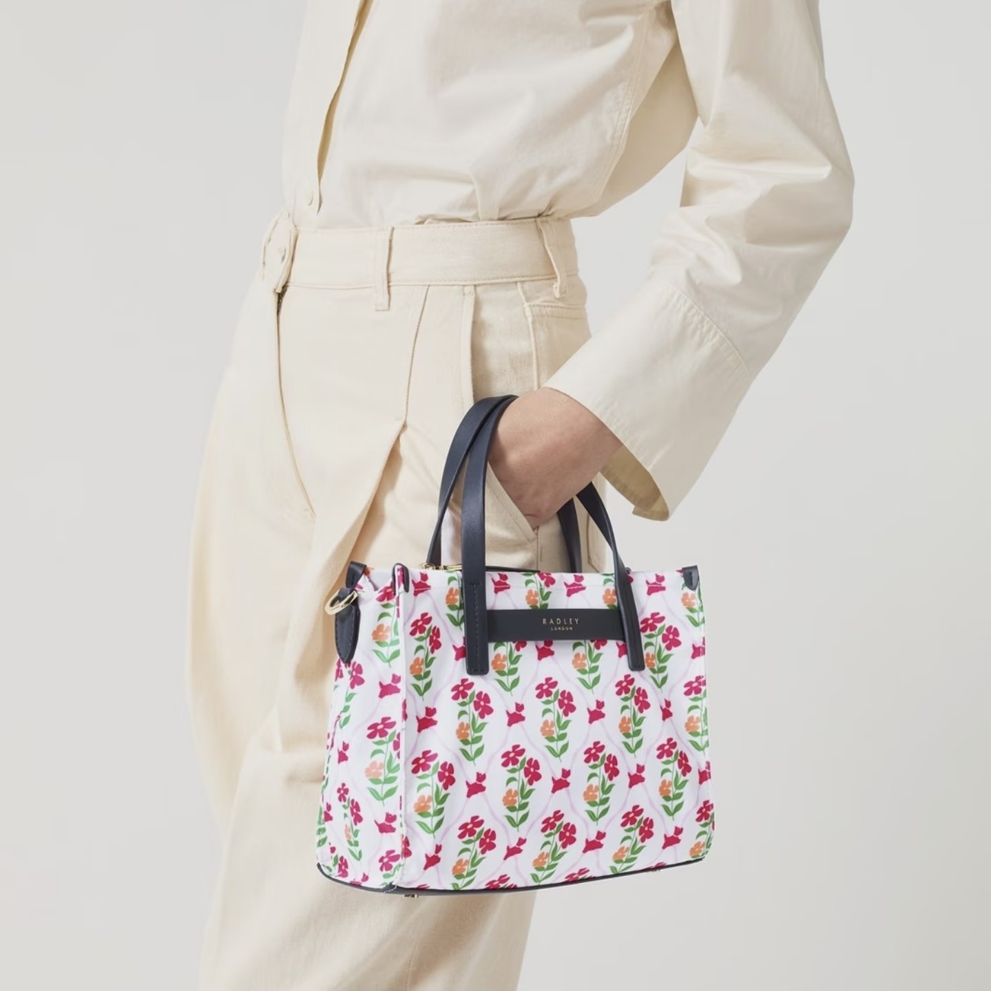 Radley Women's Floral Shoulder Bags image 5