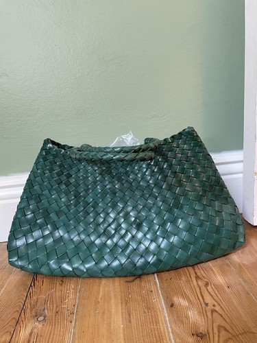 Dragon Diffusion Hand Woven Leather Shoulder Bag Green - Picture 2 of 22
