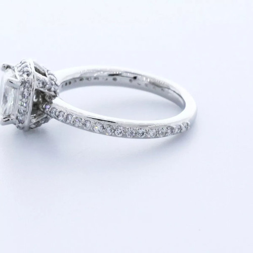 Anello di fidanzamento pietra laterale oro 14 carati aureola 1,67 CT cuscino diamante coltivato in laboratorio G VS2 - Foto 5 di 5