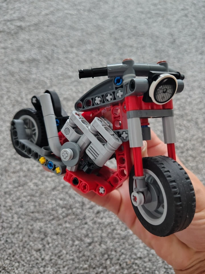 3 x Lego Technic Vehicles - 42071 / 42084 / 42132, photo 3 of 5
