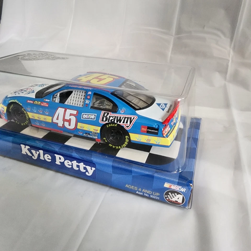 Kyle Petty #45 Hands To Victory 1:24 Diecast Winner's Circle NEW Foto 4 de 4