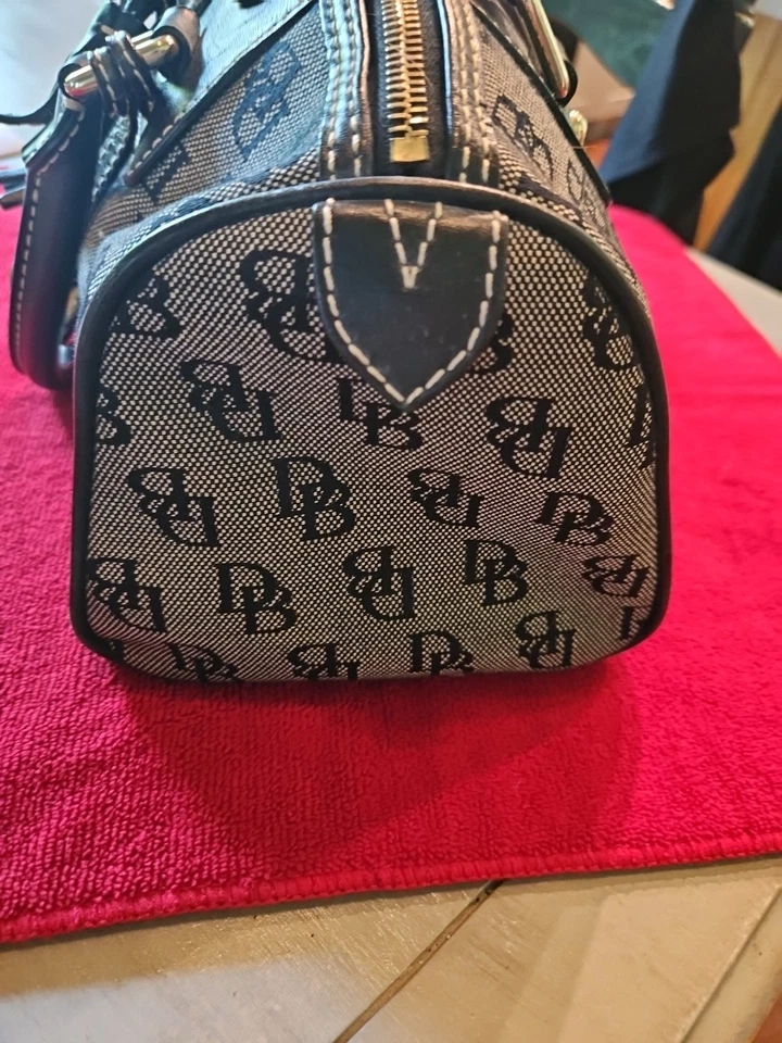 Dooney & Bourke Black / Gray Saddle Handbag... Great Condition! - Image 4 of 4