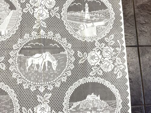 Vintage White Lace Patterned Tablecloth Lighthouse Countryside Scenes (S) - Picture 24 of 24