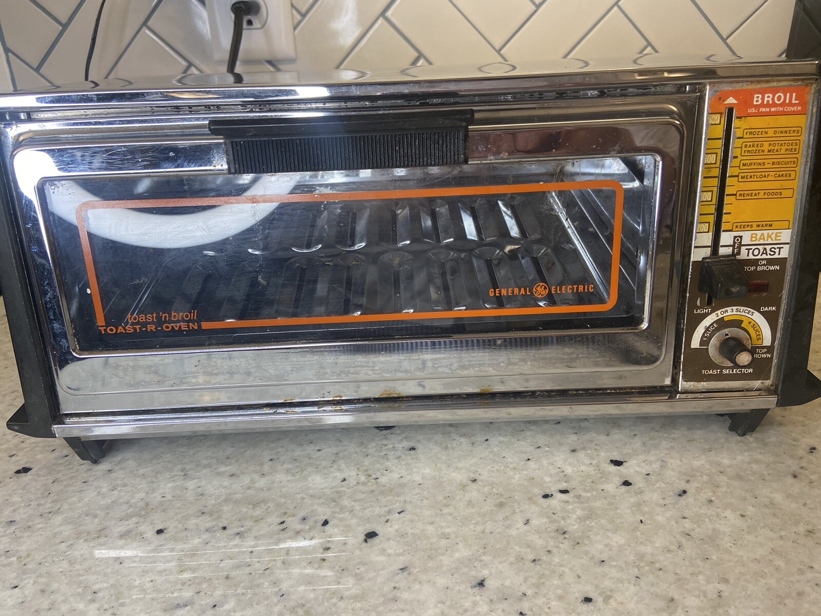 Vintage GE General Electric Toast N Broil Toaster Oven A23126 Chrome
