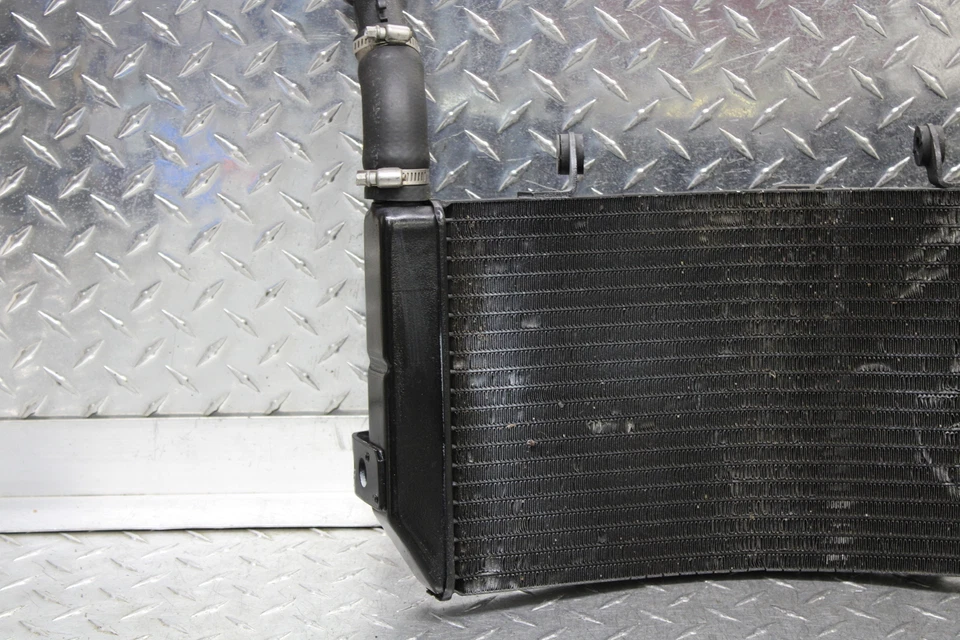 Honda CBR600F3 1996 radiador 19010-mal-601 Foto 2 de 4