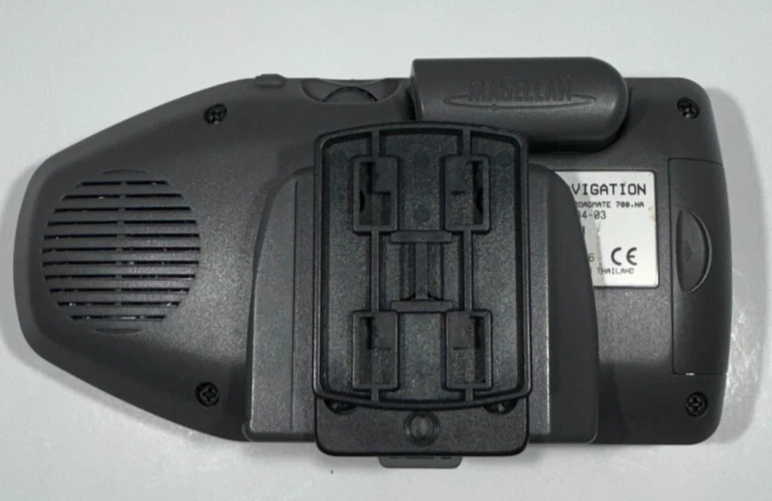 Magellan Roadmate 700 Wireless 3" LCD Touchscreen Portable GPS Navigator w/ Bag - Image 2 of 4