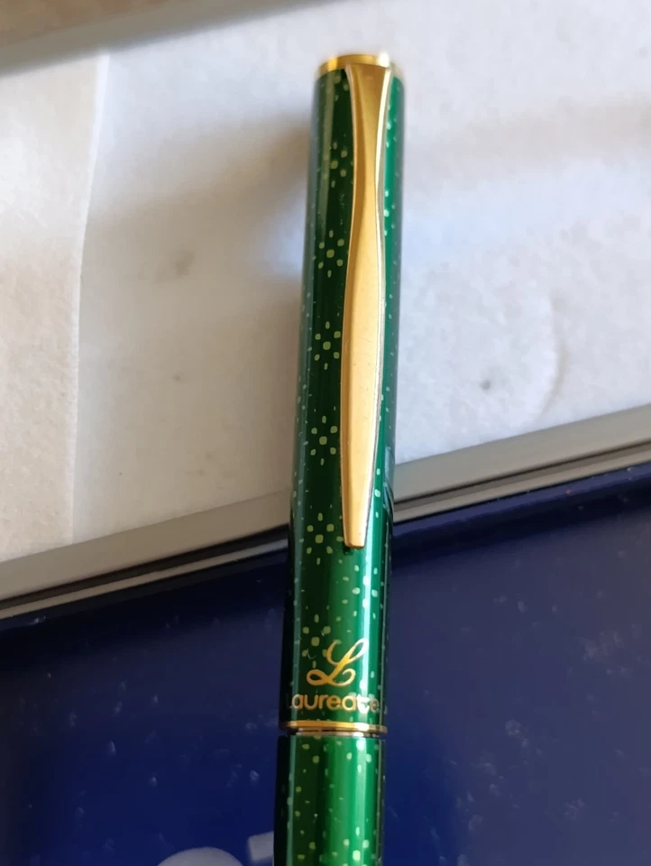 Bolígrafo verde Pilot Laureate Japón Foto 3 de 4