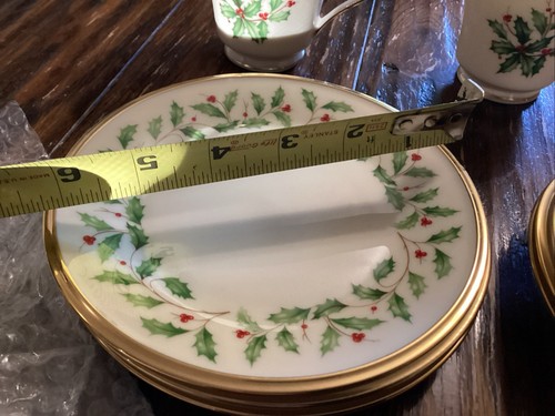 ✅ Lenox Holiday 9 Piece Dinnerware Set Porcelain Mugs Plates Service for 3 ✅ - 第 2/8 張圖片