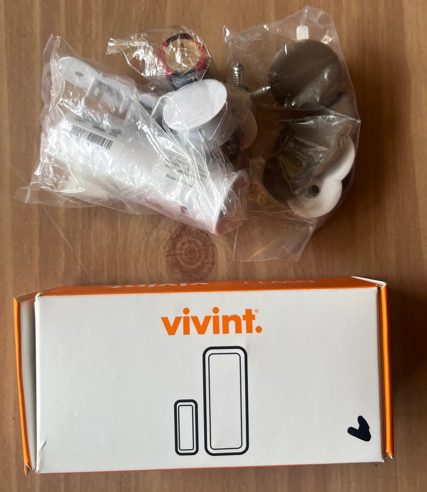 Vivint Door and Window Smart Sensor DW11 VDW11345 Complete Open