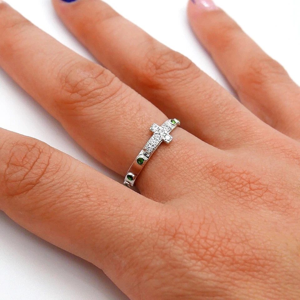 ANELLO ROSARIO CON ZIRCONI BIANCHI E VERDE IN ARGENTO 925 RODIATO IN ORO BIANCO - Immagine 2 di 2