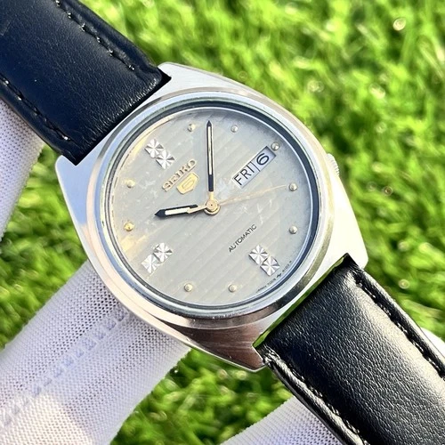 Vintage Seiko 5 Linen Dial Automatic Japan Made Men’s Watch 7009-8330