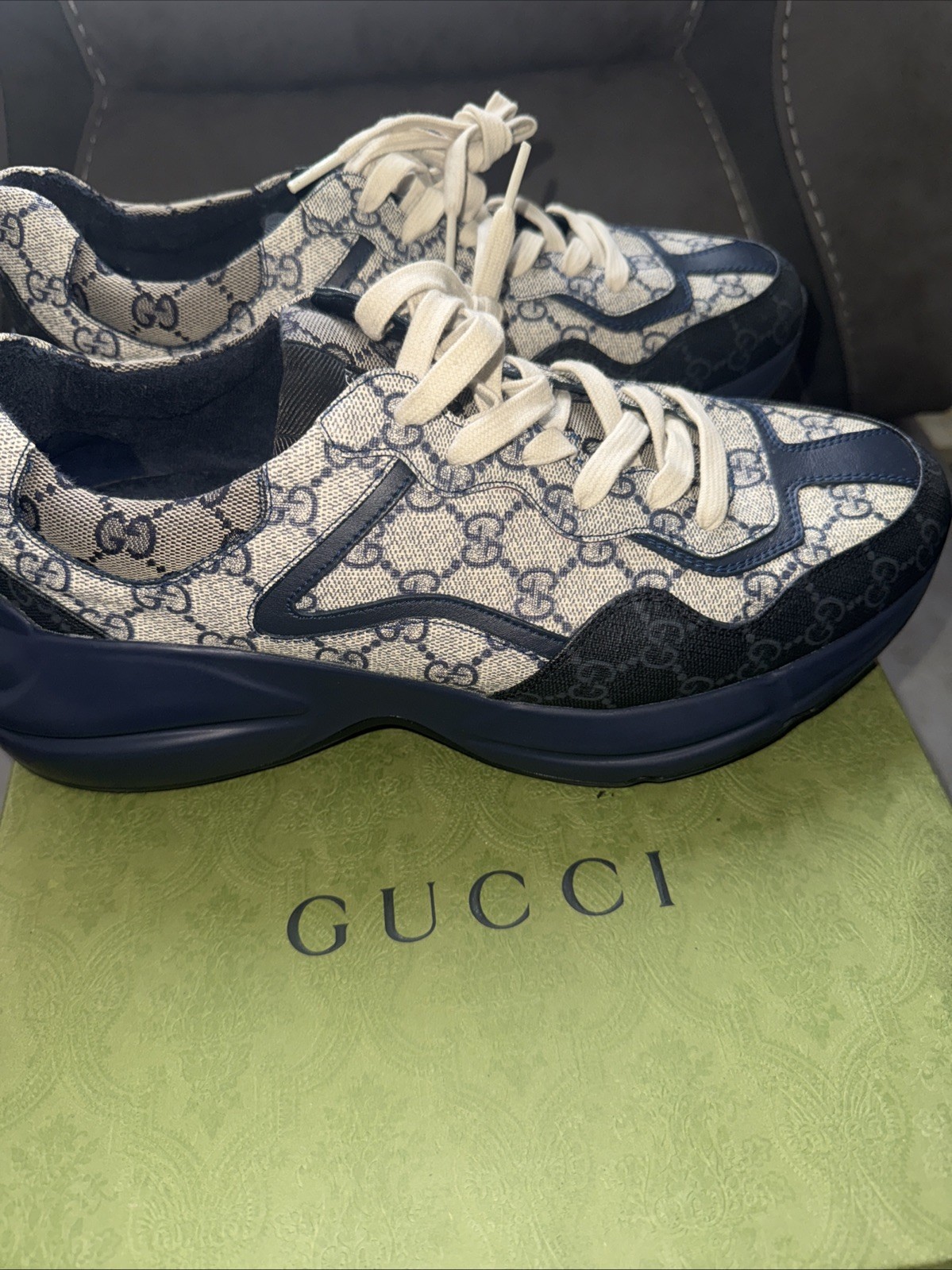 Gucci GG Supreme canvas low-top sneakers