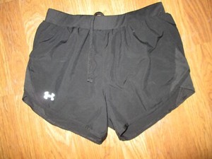 Womens UNDER ARMOUR HEATGEAR loose fit athletic shorts w/ built in liner sz S Sm