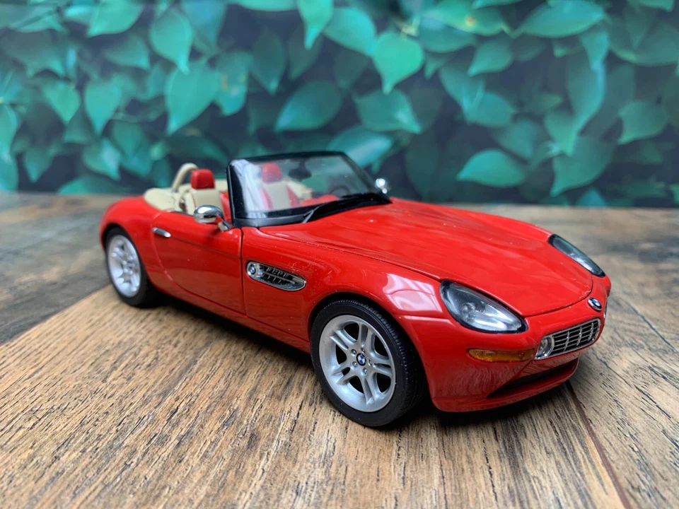 NEW IN BOX DIECAST CAR THE FRANKLIN MINT BMW Z8 Red 1:24 - Image 3 of 4