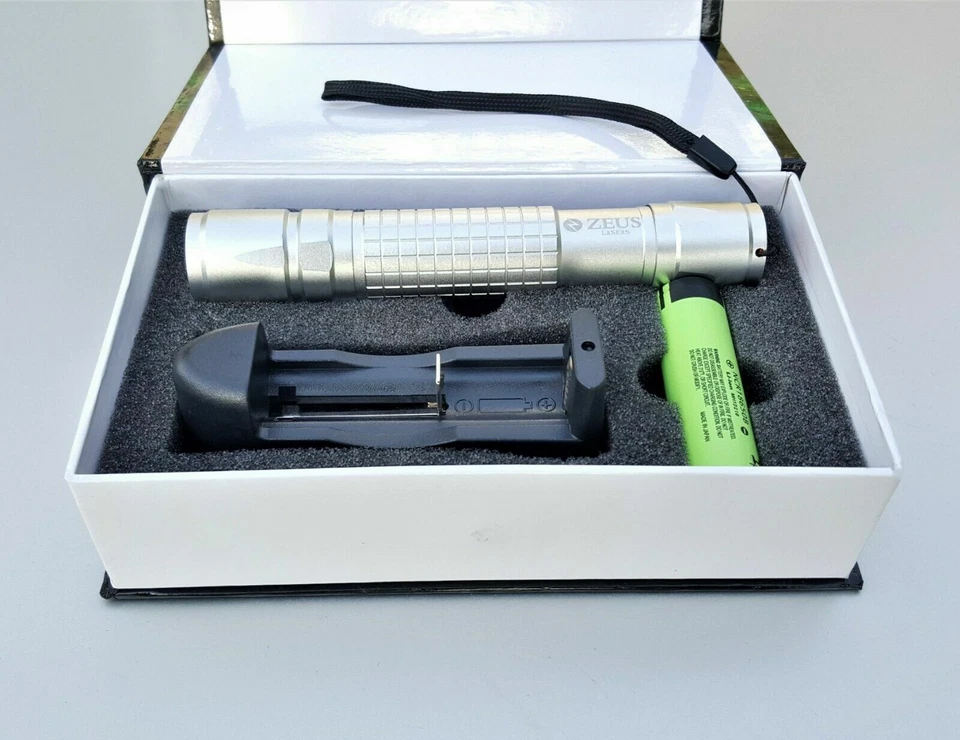 Professioneller grüner Laserpointer 1 mW fokussierbarer Strahl 532 nm Wicked Best Lazer - Bild 4 von 4