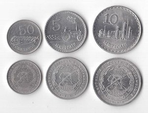 MOZAMBIQUE-RARE-0-50-5-amp-10-METICAIS-COINS-1982-6-YEAR-KM-98-101-amp-102a