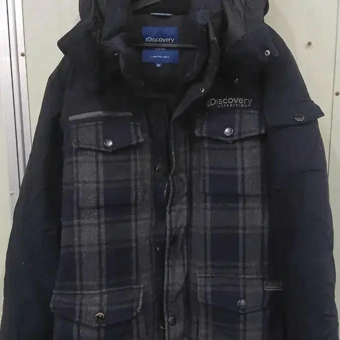 Discovery Check Pattern Padded Jacket 105cm Slim … - image 9