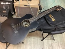 Pequeña y ruidosa guitarra Martin LX-Black Martin Mini Black Mini Martin con