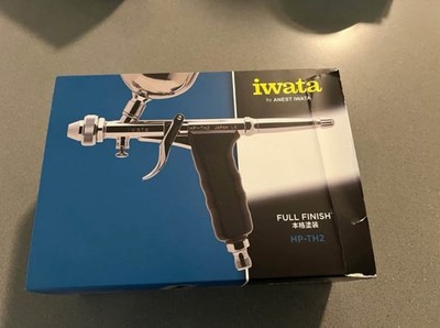 Iwata Hi-Line HP-TH2 Gravity Feed Dual Action Trigger Airbrush 3/4 oz