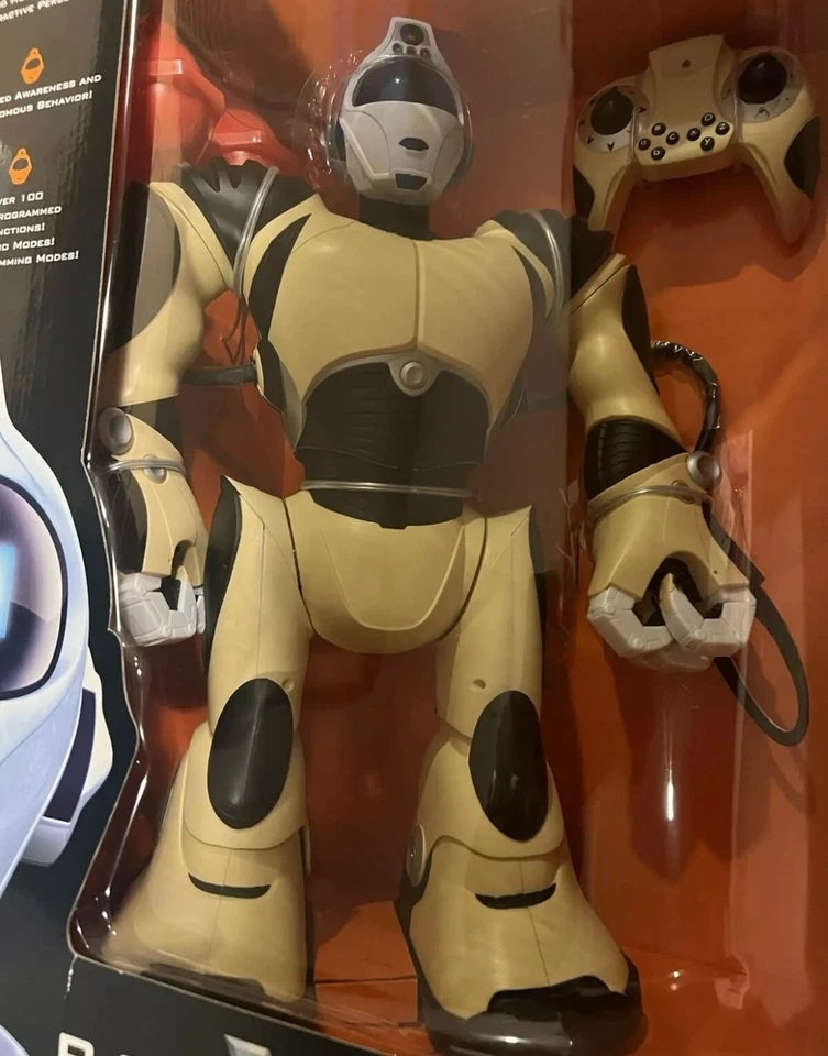 New WowWee Robosapien V2 Beige Full Function Humanoid Robot 2005MIB- HUGE! 2FT. - Image 3 of 4
