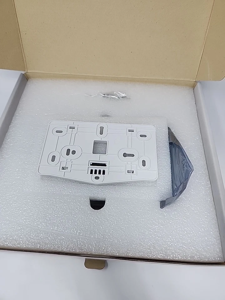 Lennox  S40 Smart Thermostat 22V24 - Image 3 of 4