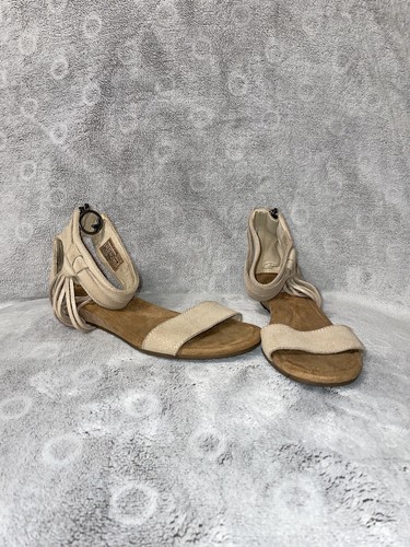 Kookaburra by Ugg light pink sparkling with tassels sandals size 6 - Picture 2 of 11