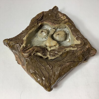 Art Studio Pottery Face PaperWeight Hanging Sit About Mascot Hung On A Peg