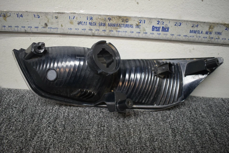 2015-2017 FORD MUSTANG LEFT SIDE MARKER LIGHT FACTORYOEM - Image 4 of 4