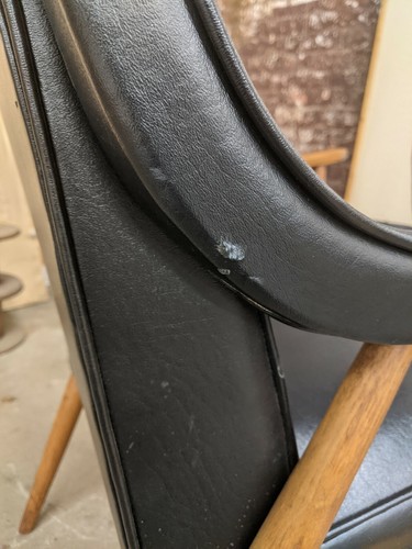 PAIR Gorgeous Vintage 1960s Black Vinyl Leather Arm Chairs after Adrian Pearsall - Picture 9 of 11