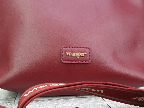 Wrangler Vegan Leather Crossbody Bag Red Western Shoulder Bag Purse - Picture 2 of 14