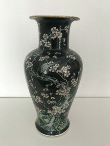 19th Century, Chinese black glazed porcelain Vase (Qing dynasty)