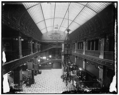 Photo:Milwaukee Wisconsin Hotel Pfister Lobby 1900s Grand Atrium