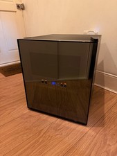 Husky 43Cm Wide Table Top Drinks Chiller Hold 16 Bottles Mirror Finish Glass