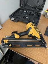 Bostitch BTFP72156 Smart Point 15GA Pneumatic Angled Finish Nailer w/Case