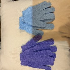Exfoliating Gloves Two Each Of Purple and Blue One Size Fits All