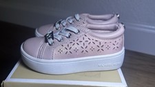 Zapatilla deportiva Michael Kors para niños pequeños Jem Miracle rosa brillante talla 5