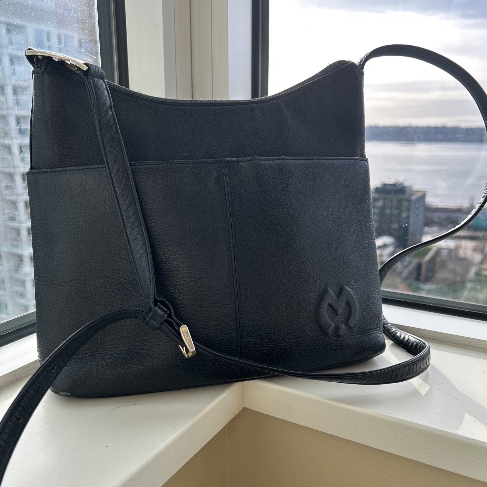 Mila Schon Crossbody Bag Handbag Purse Black Leather WELL LOVED PLEASE READ