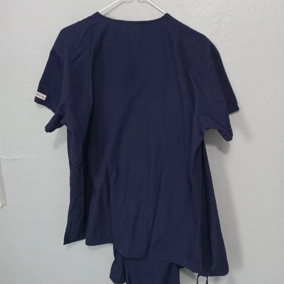 Uniforme Advantage UA Scrubs Tamanho Médio Conjunto Multibolsos Decote V Unissex Azul Marinho - Imagem 4 de 4