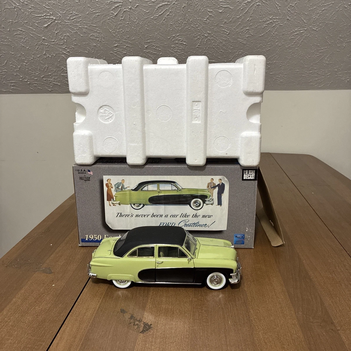 1950 Ford Yellow Cab 1/18 スケール 1950 Ford Yellow Cab Taxi 1:18