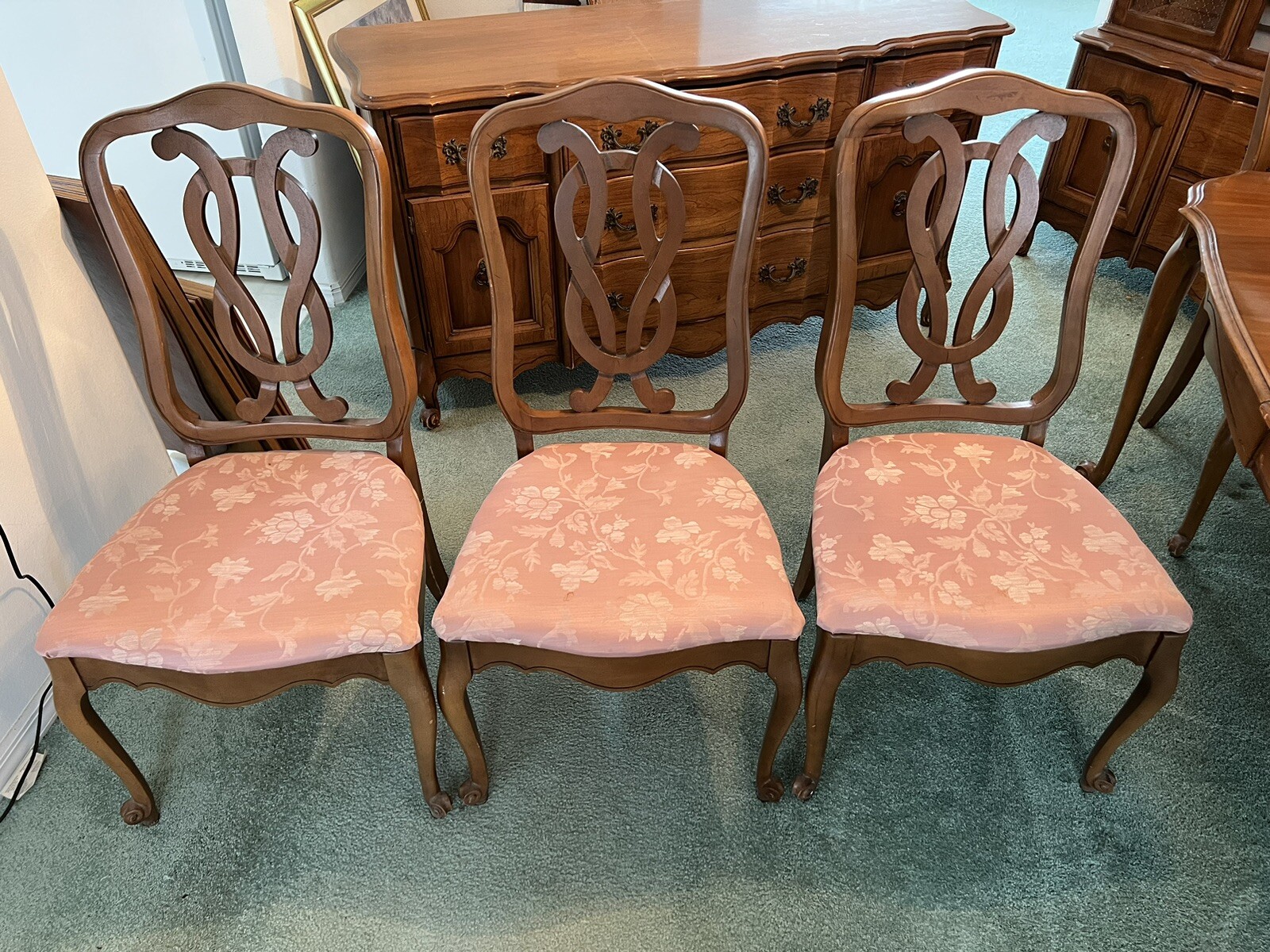 10 Piece Dining Room Set. Extendable Dining Table And Leather Table