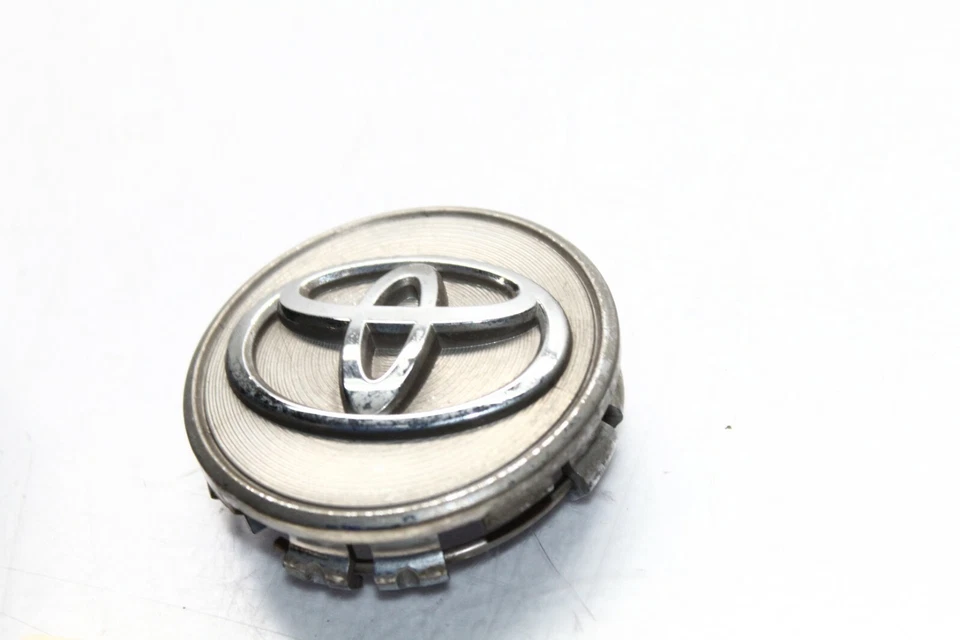 TOYOTA MATRIX CAMRY CROMO FÁBRICA LLANTA TAPA CENTRAL 1 PIEZA OEM P7786 Foto 2 de 4