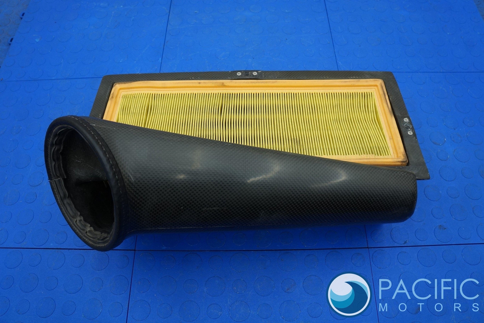 Left Lower Air Intake Cleaner Carbon Fiber 07M133837 Lamborghini Murcielago