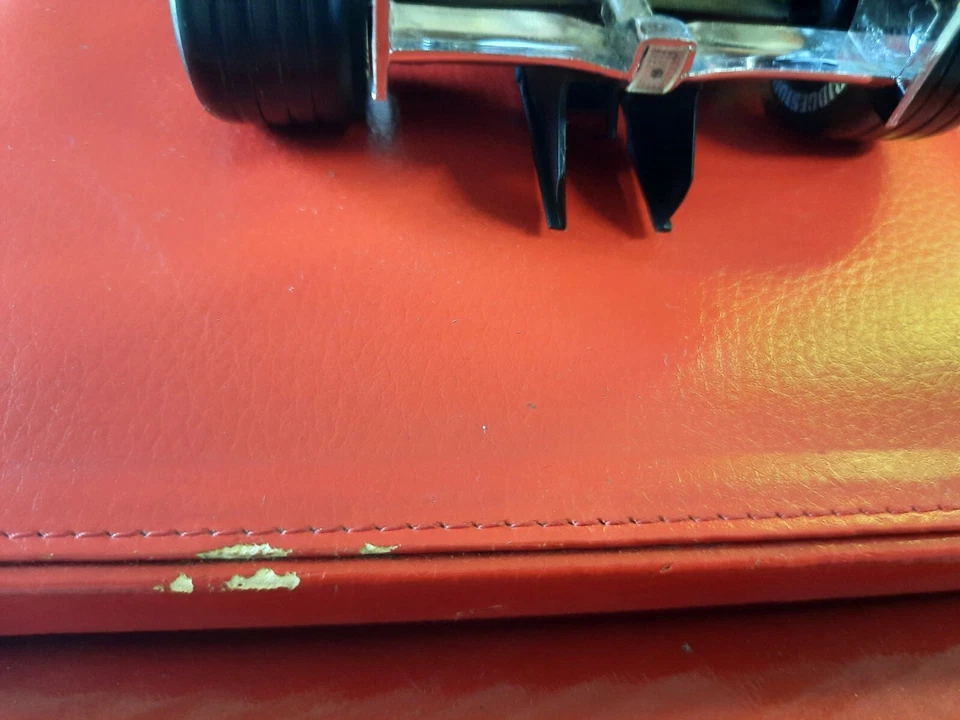 Hot Wheels Ferrari F2003-GA #1 Michael Schumacher WC 2003 CHROME 1/18 14067 - Immagine 4 di 4