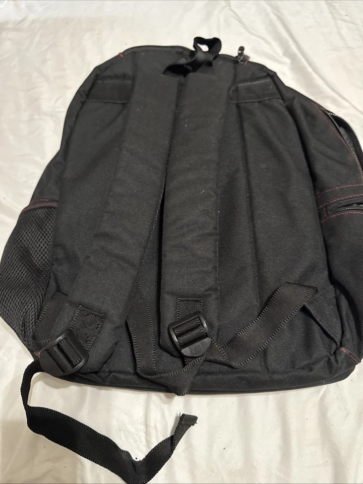 Mochila Deadpool Marvel roja/negra Foto 2 de 4