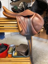 Butet  17.5inch, medium wide, Monoflap Jump saddle, used, good condition 